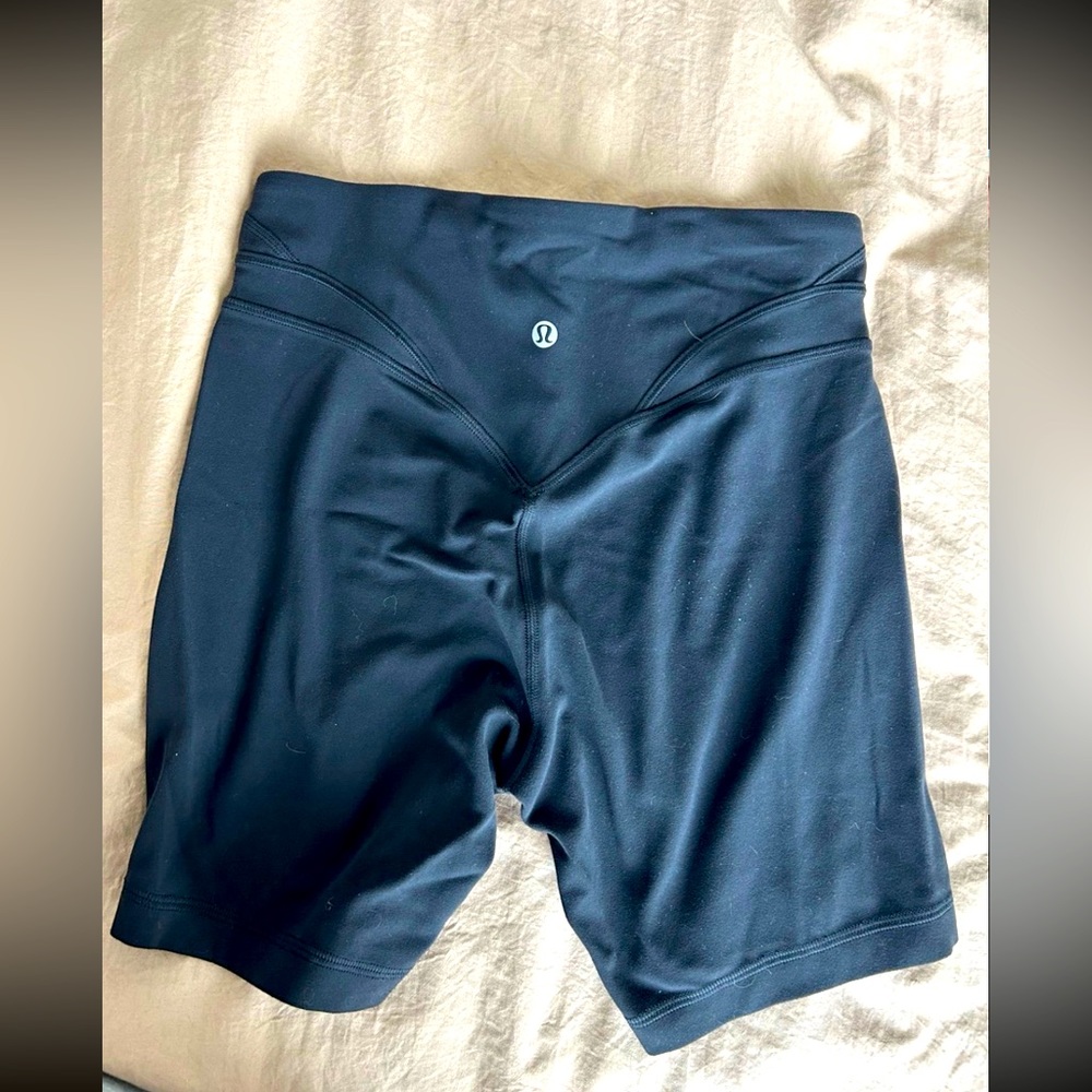 Lululemon Align Curve Shorts Size 6 - image 1
